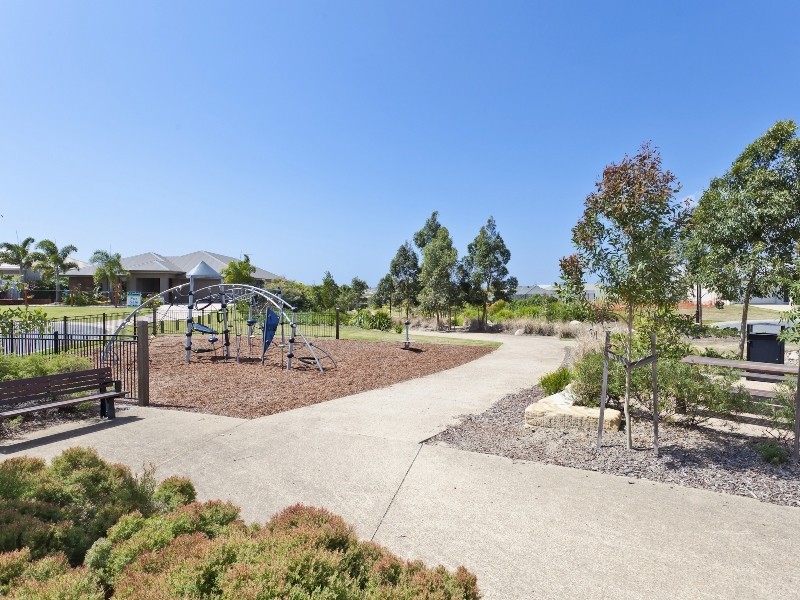 19 Rawlins Crescent, North Lakes QLD 4509