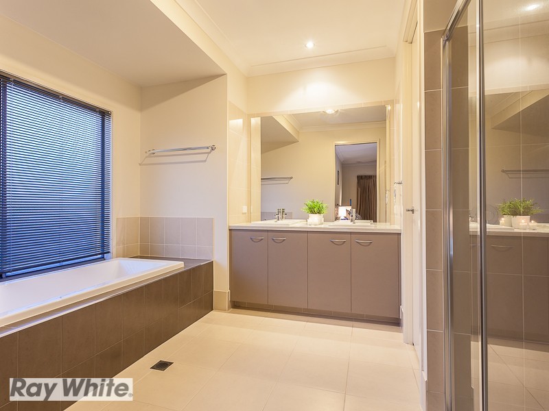 2 Faldo Court, North Lakes QLD 4509