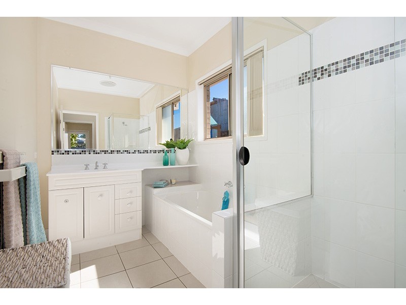 19 Whitecedar Circuit, North Lakes QLD 4509