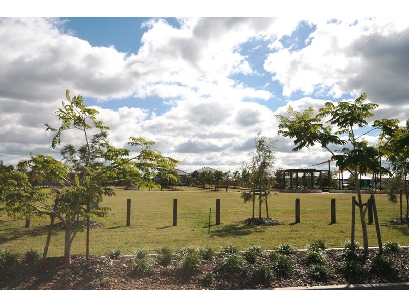 2 Philp Street, North Lakes QLD 4509