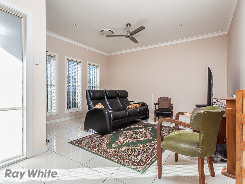 25 Kowari Crescent, North Lakes QLD 4509