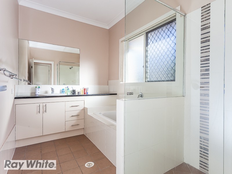 25 Kowari Crescent, North Lakes QLD 4509