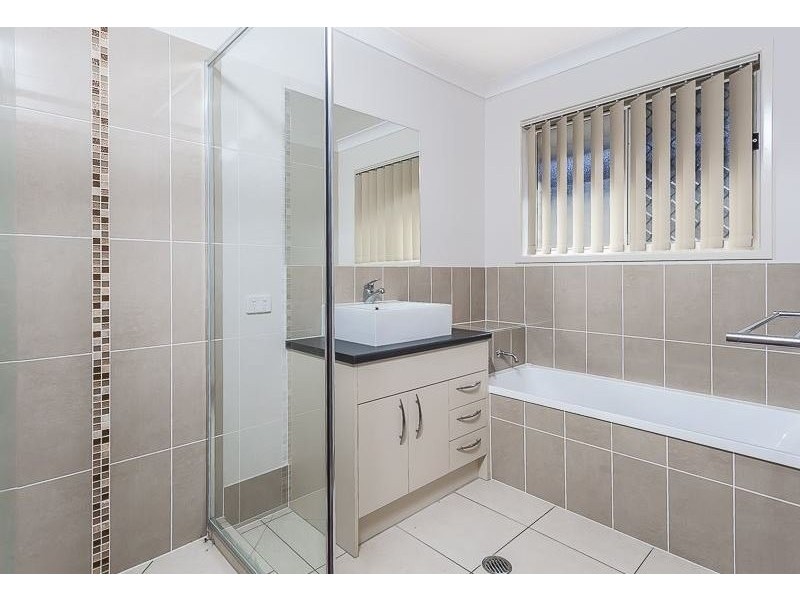 23 Dickson Crescent, North Lakes QLD 4509