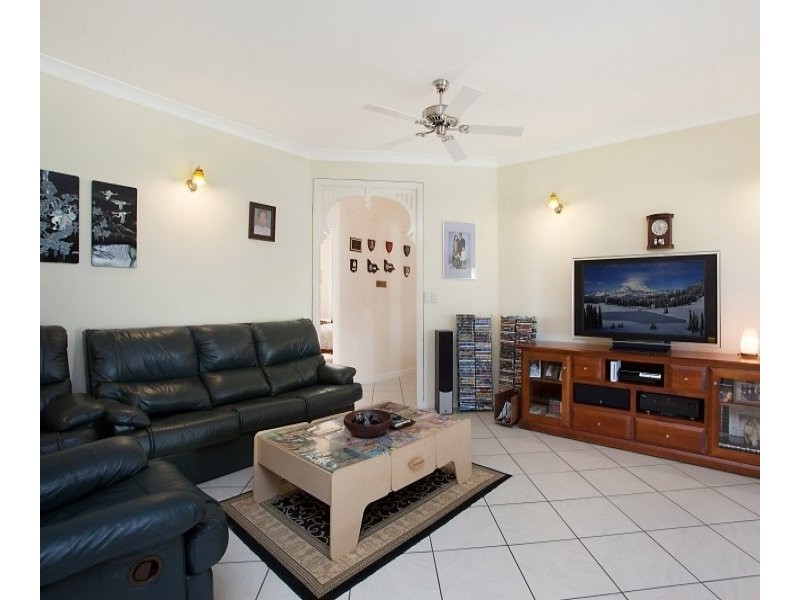 28 Lochside Drive, North Lakes QLD 4509