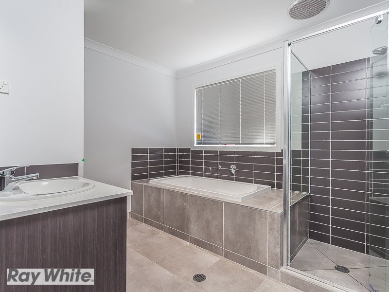 87 Mapleton Drive, North Lakes QLD 4509