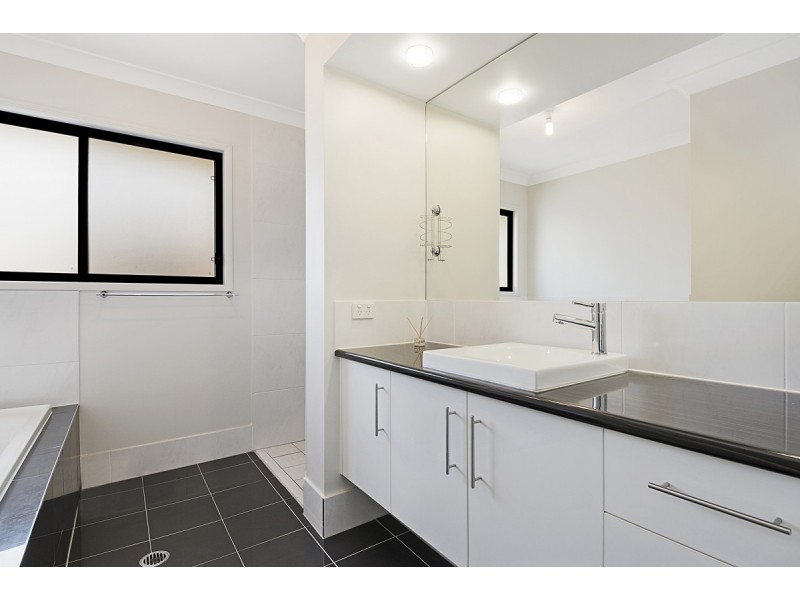 16 Lacebark Street, North Lakes QLD 4509