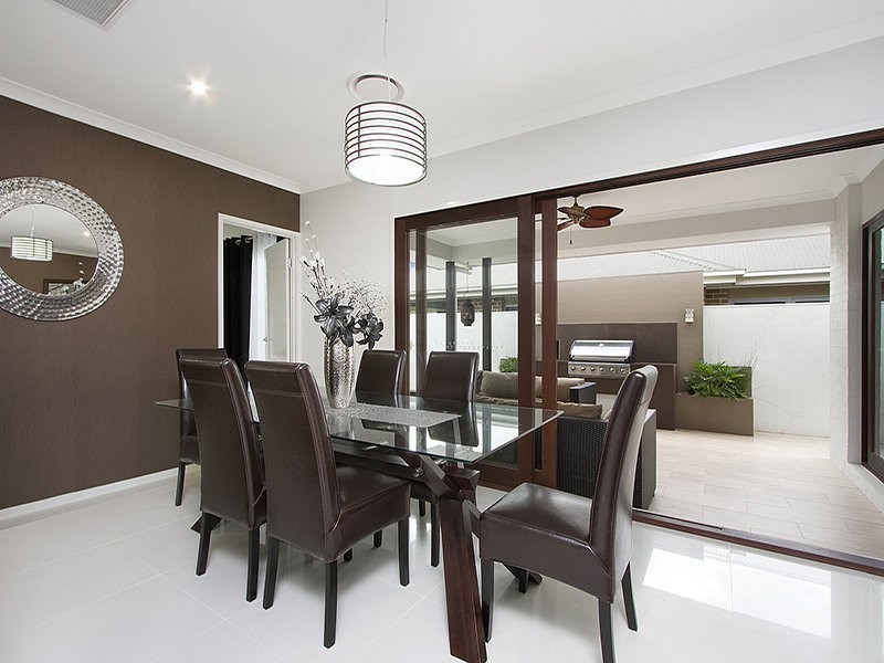 14 Cowen Terrace, North Lakes QLD 4509