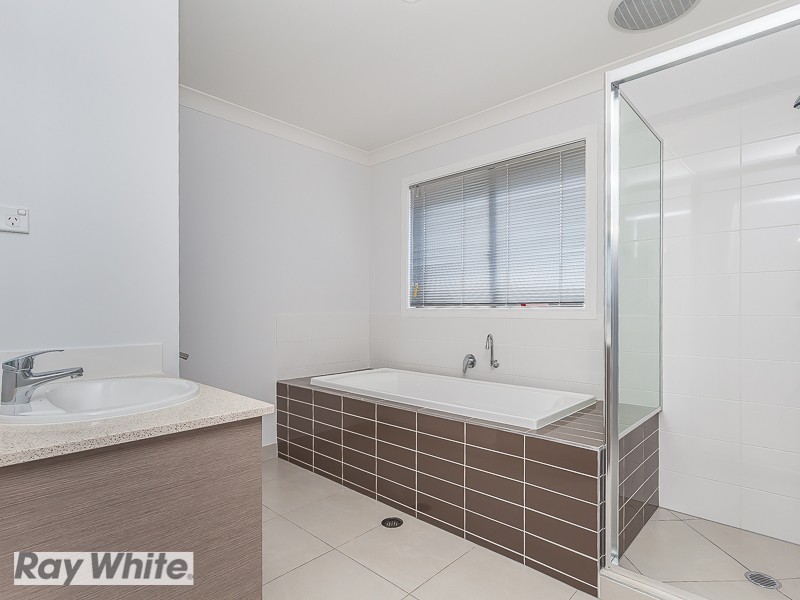 16 Paterson. Street, North Lakes QLD 4509