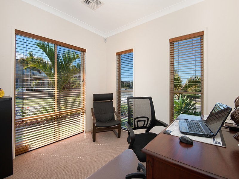 1 Ballesteros Street, North Lakes QLD 4509