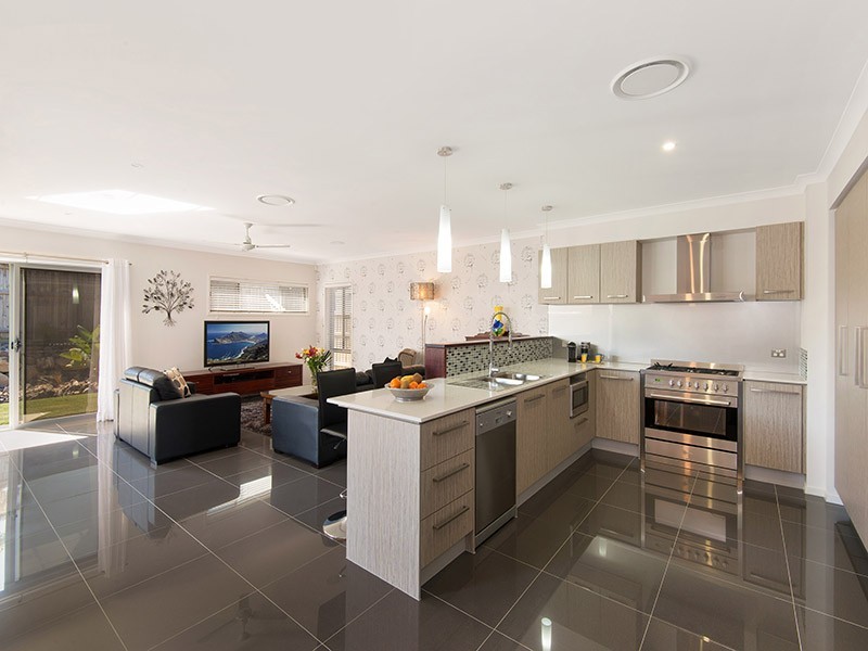 40 Nicklaus Parade, North Lakes QLD 4509