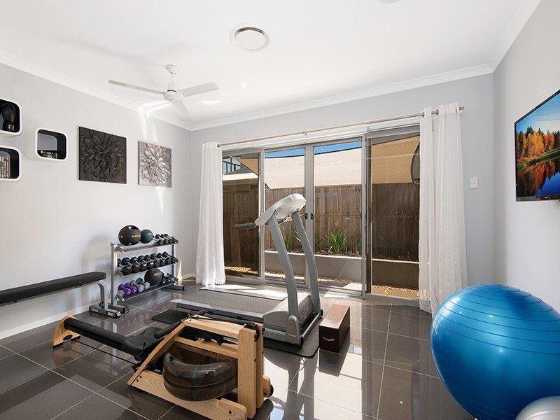 40 Nicklaus Parade, North Lakes QLD 4509