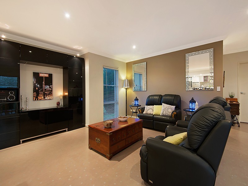 2 Pampling Court, North Lakes QLD 4509