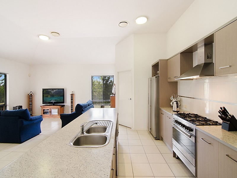 8 Grebe Circuit, North Lakes QLD 4509