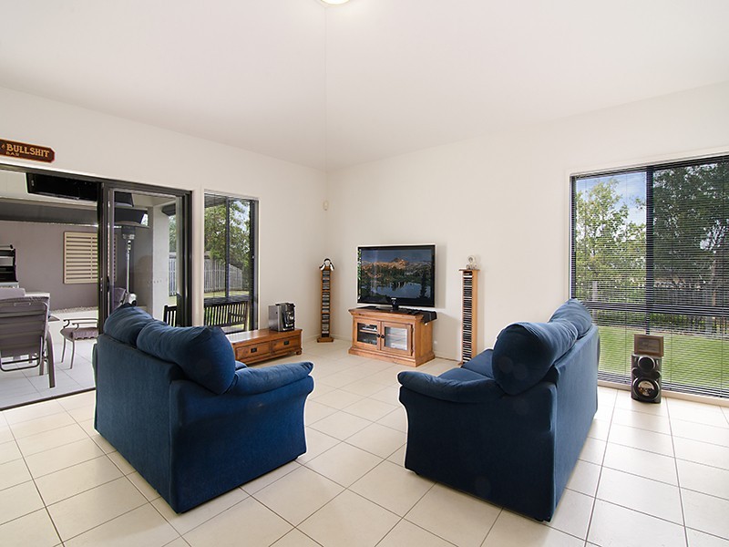 8 Grebe Circuit, North Lakes QLD 4509