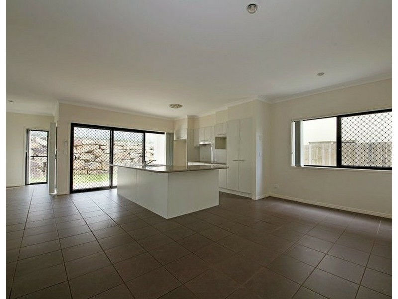 3 Echidna Parade, North Lakes QLD 4509