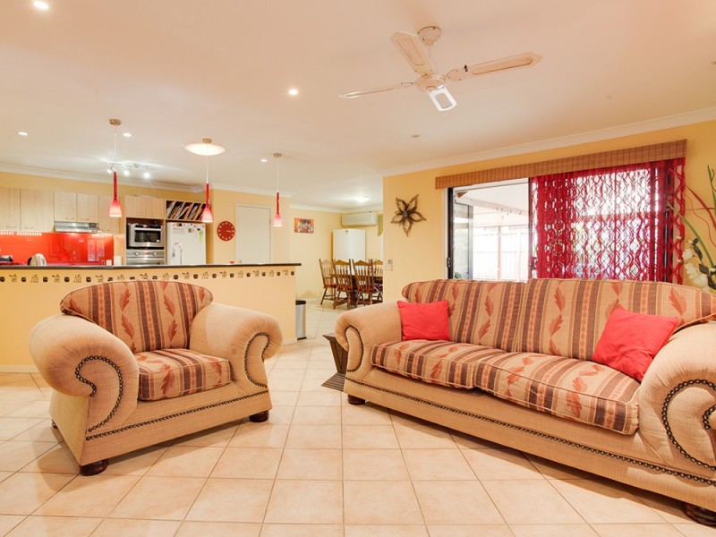 10 Sefton Ct, North Lakes QLD 4509