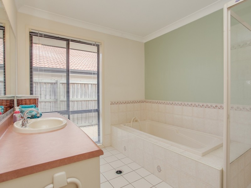 10 Sefton Ct, North Lakes QLD 4509