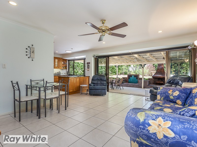 12 Barrine Court, Petrie QLD 4502