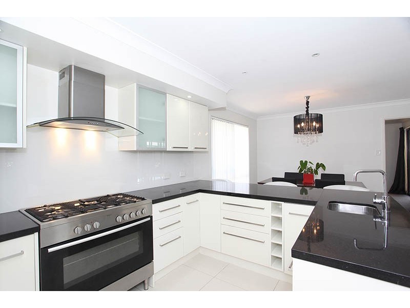 14 Kingdom Circuit, North Lakes QLD 4509