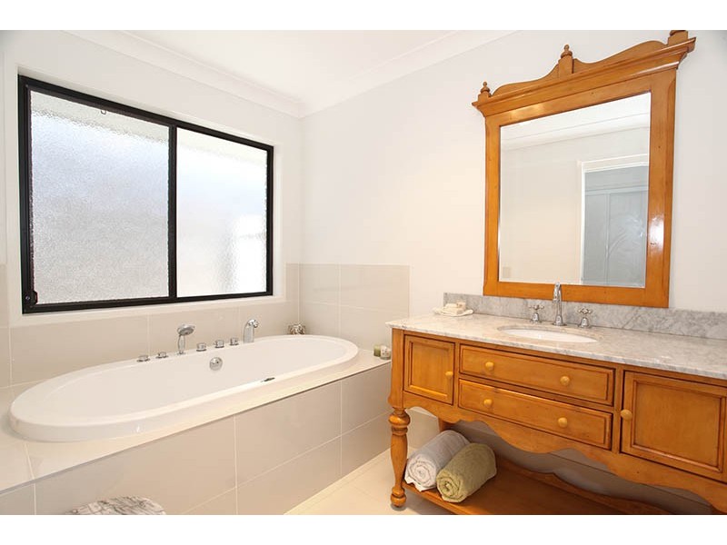 14 Kingdom Circuit, North Lakes QLD 4509