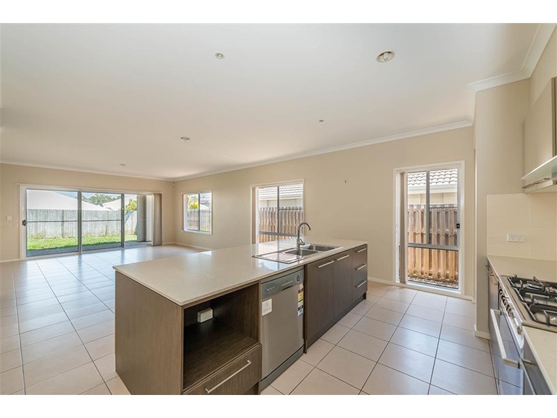 7 Satinay Parade, North Lakes QLD 4509