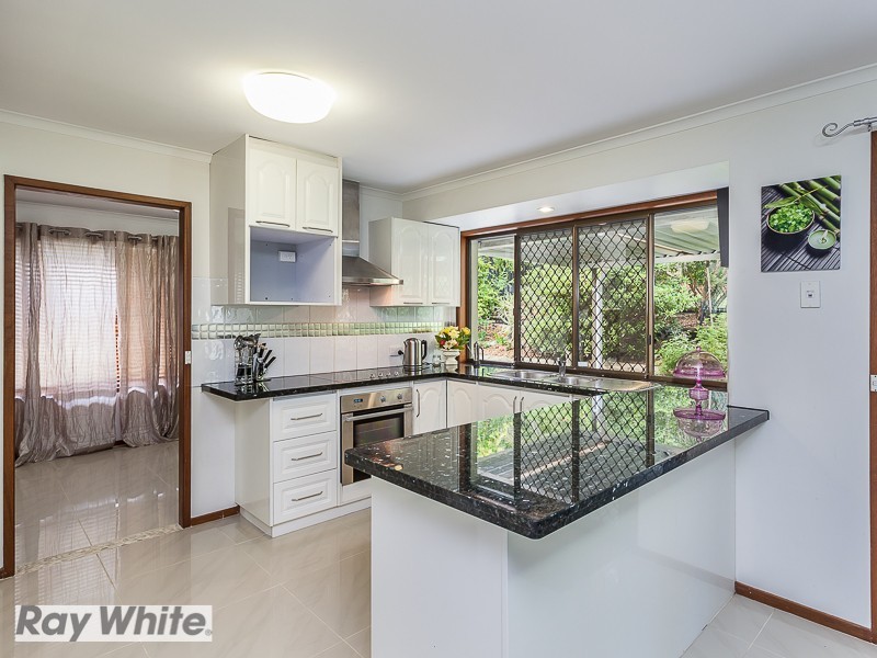 34 Eucumbene Drive, Petrie QLD 4502