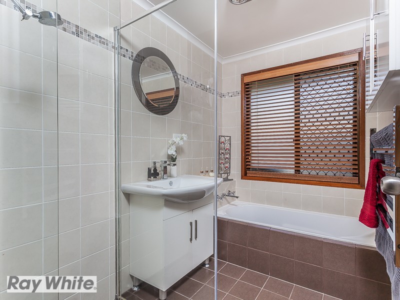 34 Eucumbene Drive, Petrie QLD 4502