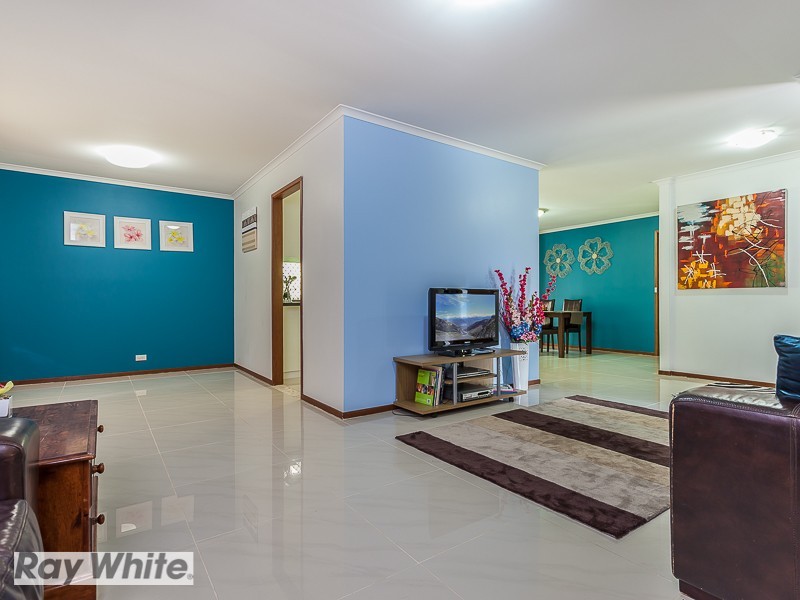 34 Eucumbene Drive, Petrie QLD 4502