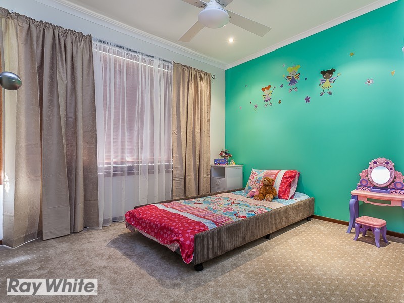 34 Eucumbene Drive, Petrie QLD 4502