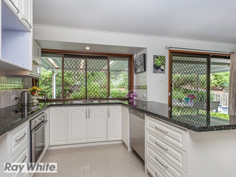 34 Eucumbene Drive, Petrie QLD 4502