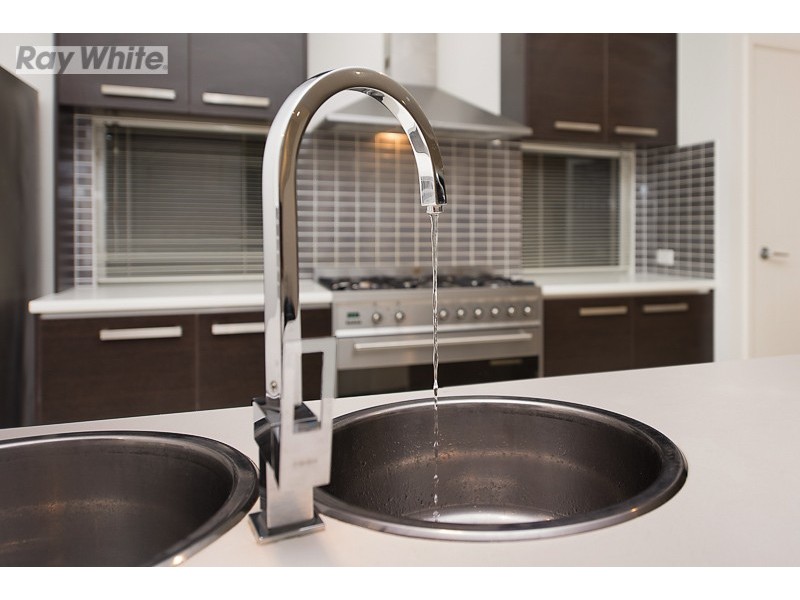 10 Wombat Parade, North Lakes QLD 4509