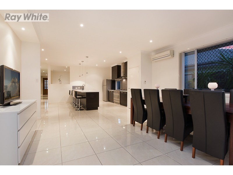 10 Wombat Parade, North Lakes QLD 4509