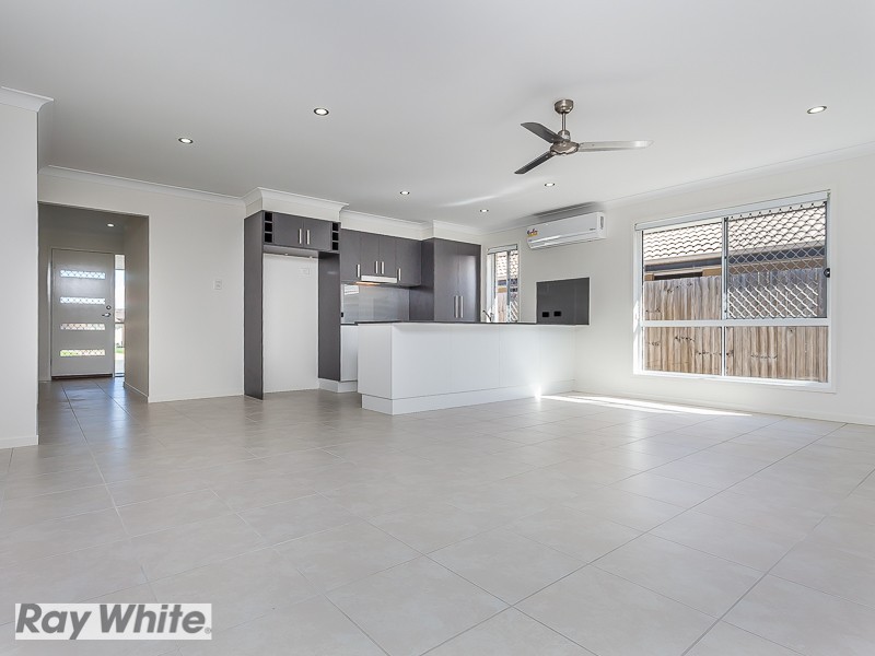 14 Dickson Cres, North Lakes QLD 4509