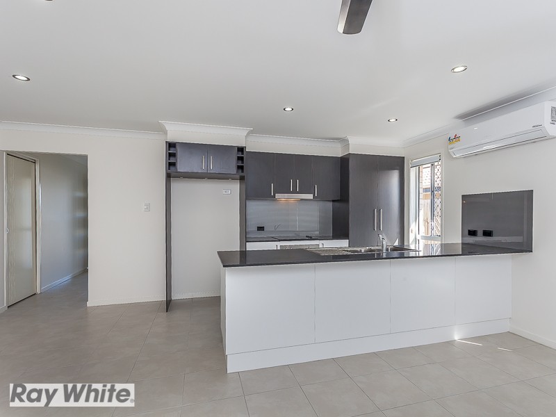 14 Dickson Cres, North Lakes QLD 4509
