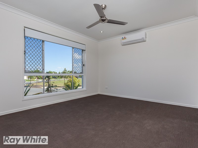 14 Dickson Cres, North Lakes QLD 4509