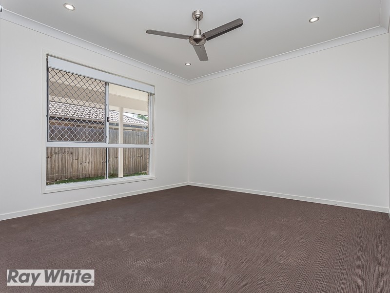 14 Dickson Cres, North Lakes QLD 4509