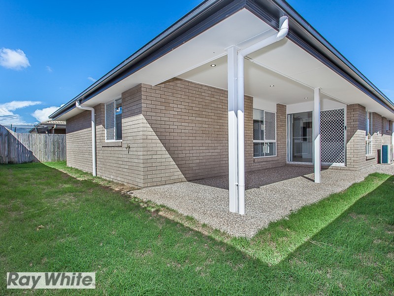 14 Dickson Cres, North Lakes QLD 4509