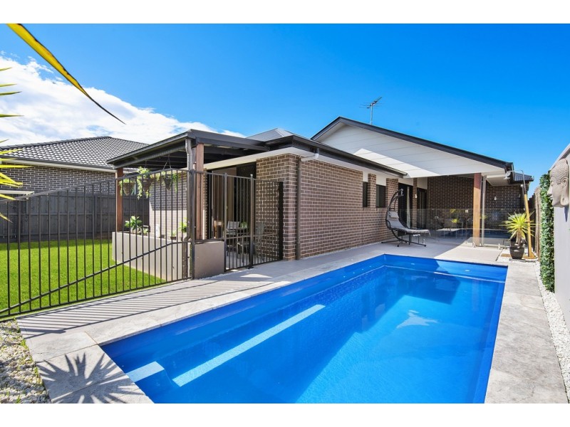 73 Mapleton Drive, North Lakes QLD 4509