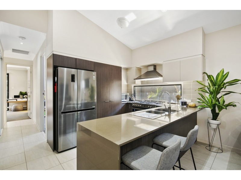 73 Mapleton Drive, North Lakes QLD 4509