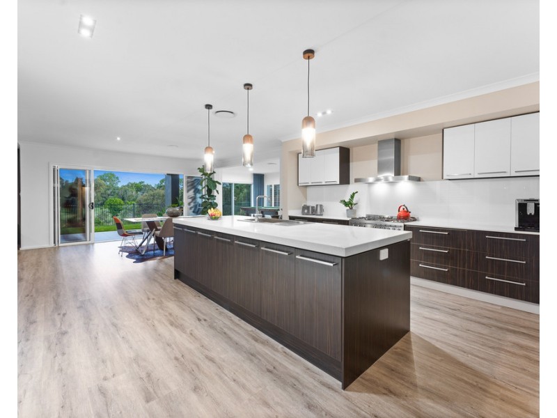 9 Armour Close, North Lakes QLD 4509