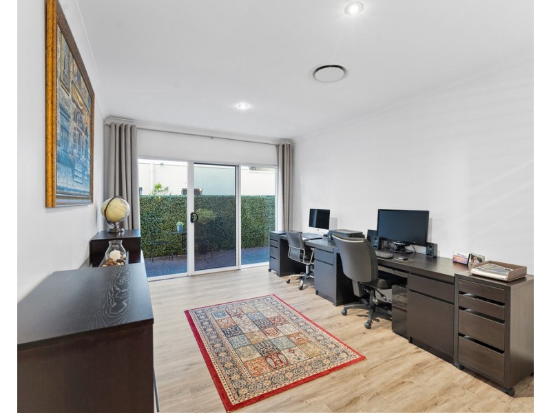 9 Armour Close, North Lakes QLD 4509