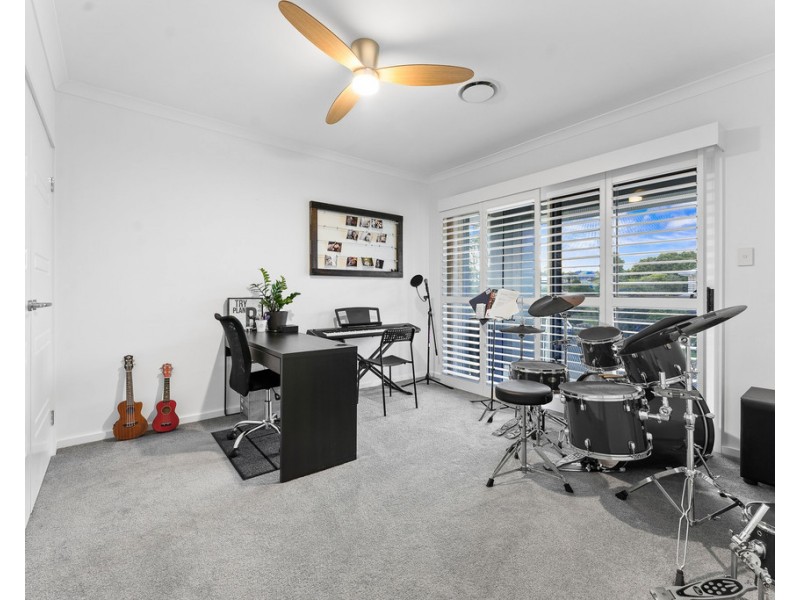 9 Armour Close, North Lakes QLD 4509