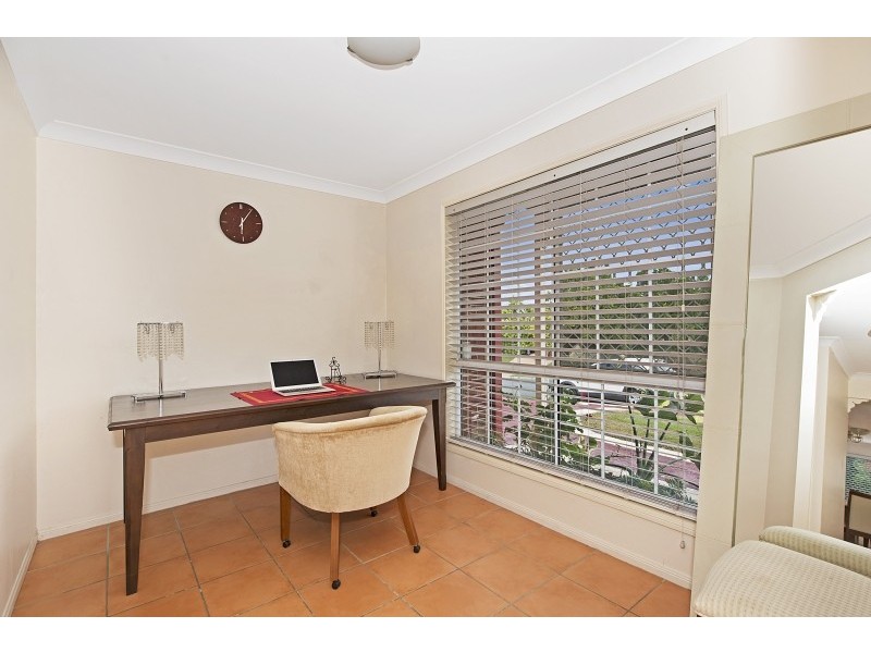 10 Southerden Drive, North Lakes QLD 4509