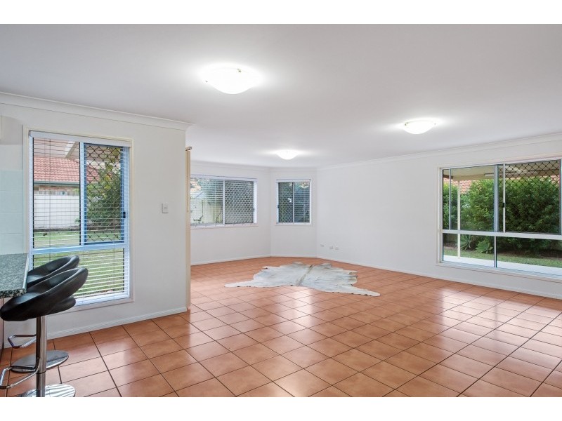 10 Southerden Drive, North Lakes QLD 4509