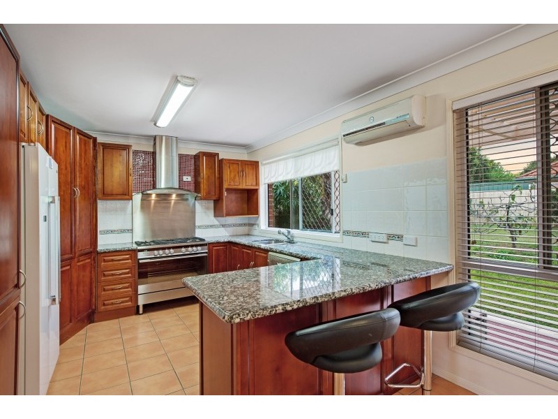 10 Southerden Drive, North Lakes QLD 4509