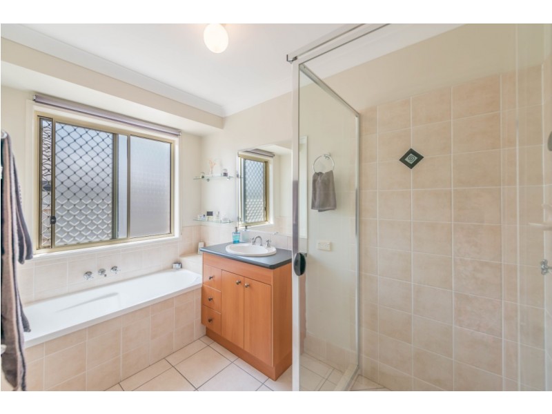 10 Wyperfield Court, North Lakes QLD 4509