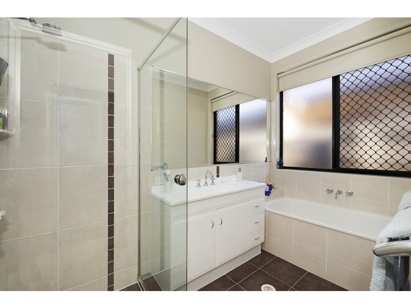 6 Backhousia Court, North Lakes QLD 4509
