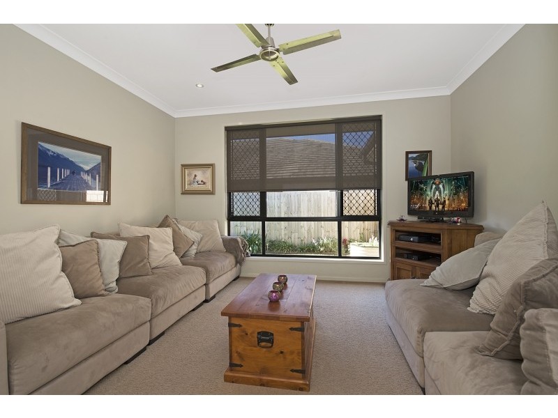 6 Backhousia Court, North Lakes QLD 4509