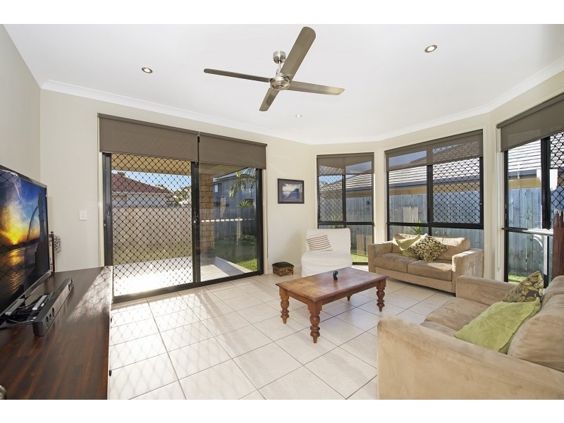 6 Backhousia Court, North Lakes QLD 4509