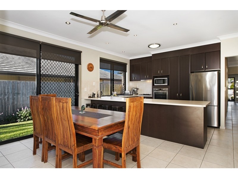 6 Backhousia Court, North Lakes QLD 4509